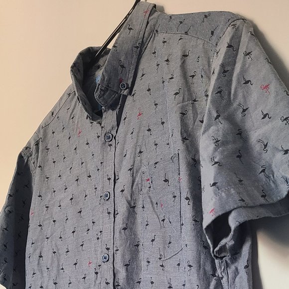 Blue Flamingo button down short sleeve shirt. Modern and comfortable - Picture 2 of 4